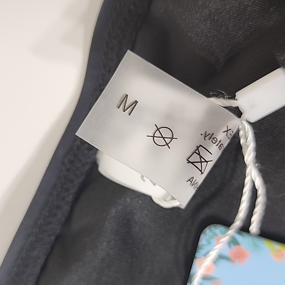 Younique black bikini bottom size M - Picture 4 of 6